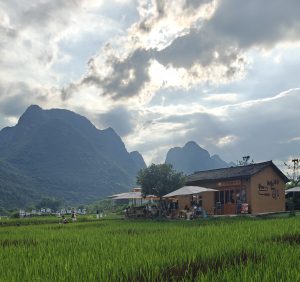 中國桂林陽朔十里畫廊｜電動車租借、西街夜市、月亮山、一尺稻田指南