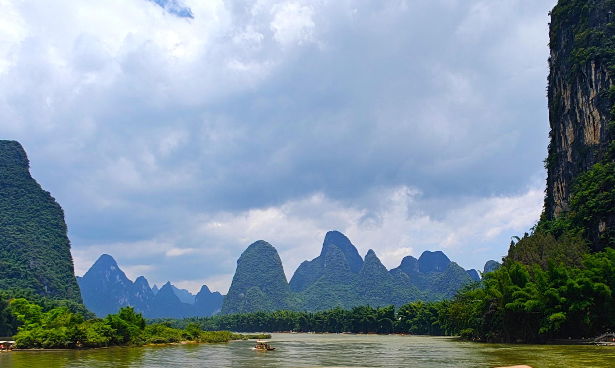 中國桂林漓江三星船遊船攻略｜陽朔漓江遊船體驗、九馬畫山、20元人民幣景點